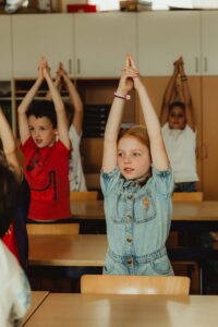 Yogareeksen in de klas - Ssstil... , ik chilll in de klas! - El Sole